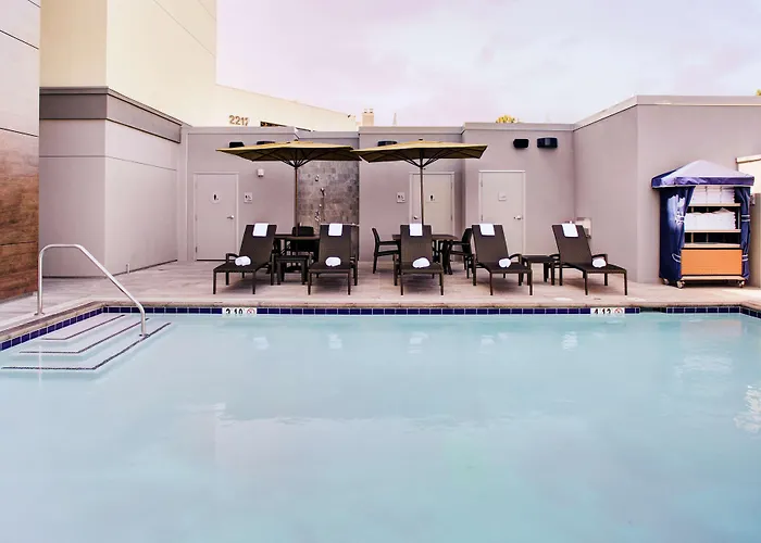 Hampton Inn & Suites Irvine/Orange County Airport